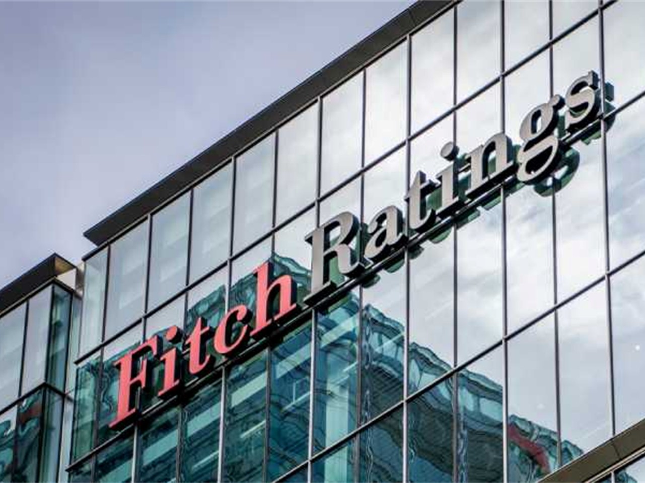 Fitch Ratings afirma que el programa del FMI apoyará la consolidación fiscal de El Salvador