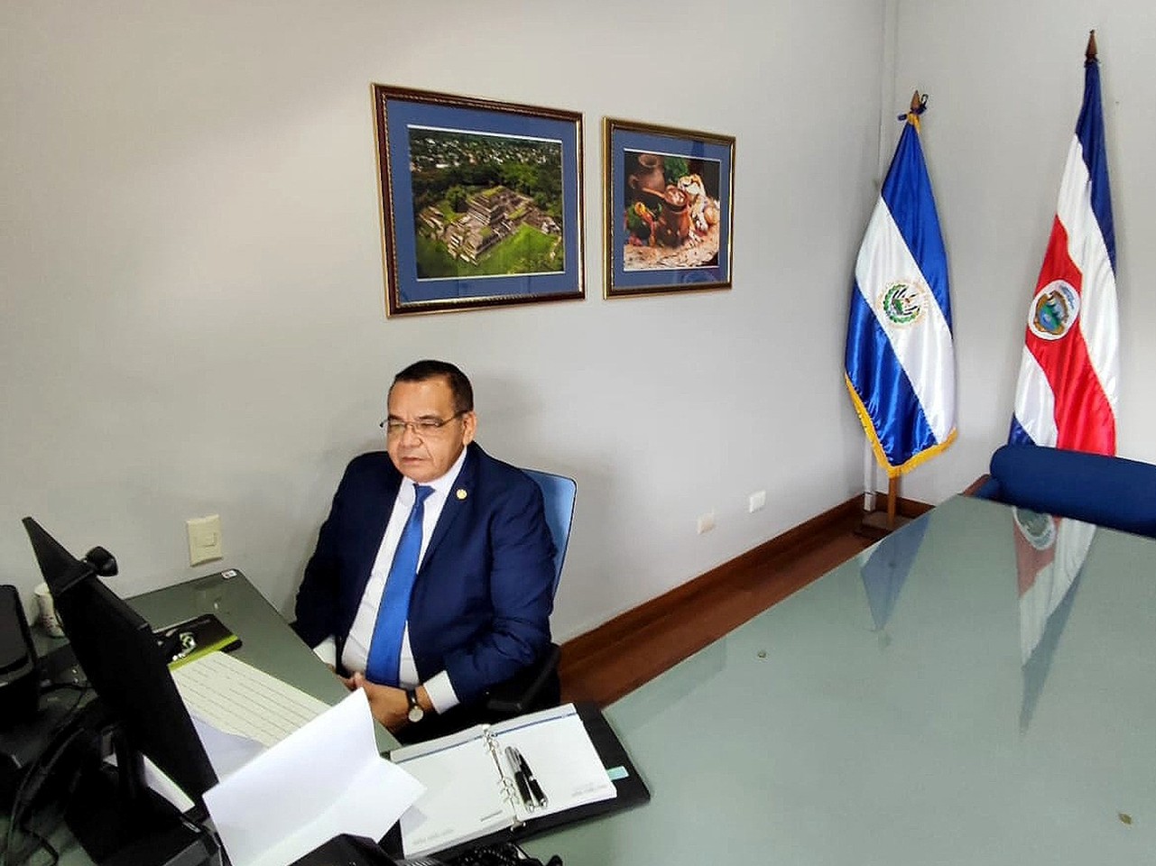 El Salvador y Costa Rica impulsan relación de negocios