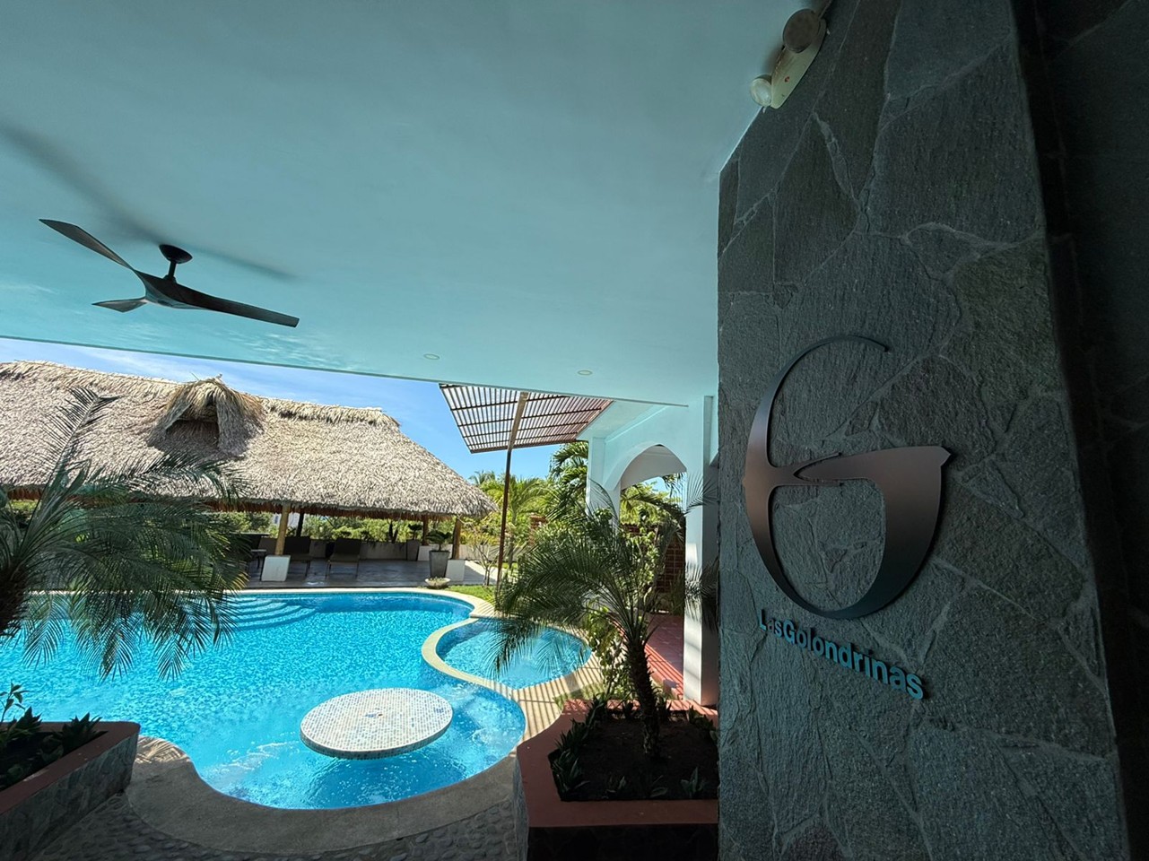 Las Golondrinas abre su nuevo hotel surfer en El Salvador