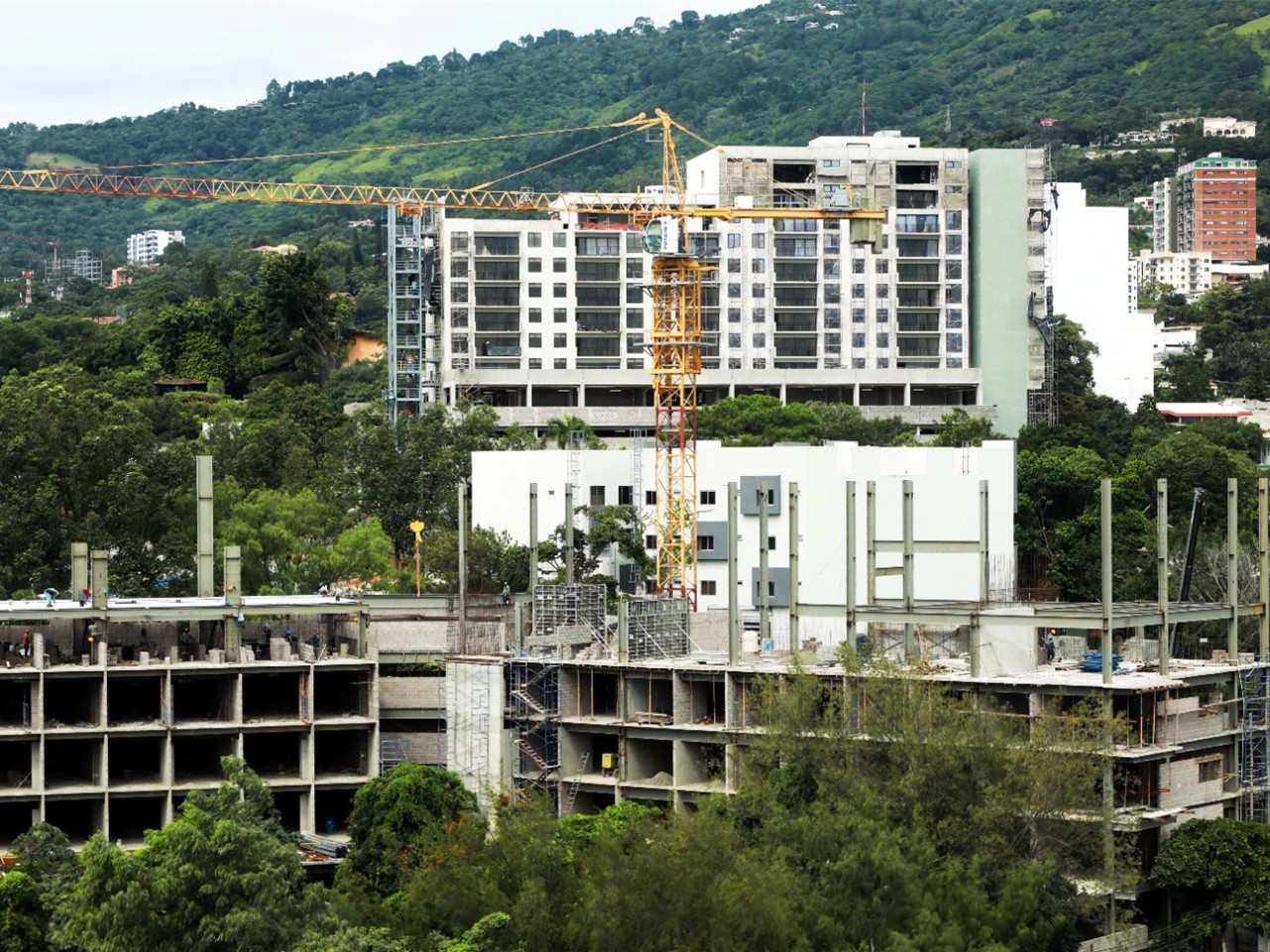 Gobierno de El Salvador ha liberado $14,222.4 millones en permisos de construcción y factibilidades