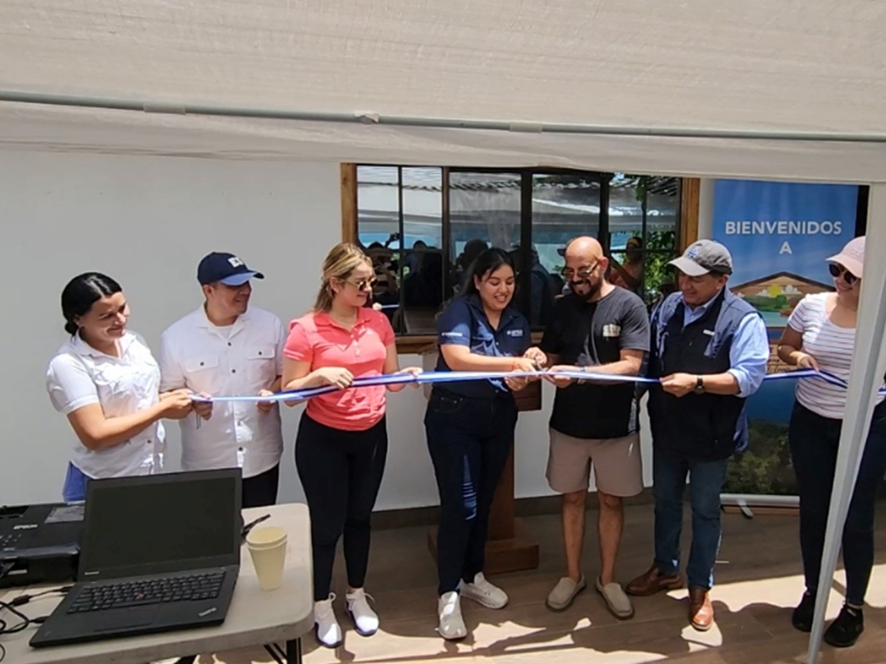 Salvadoreño invierte $1.3 millones en un proyecto turístico en el lago de Ilopango